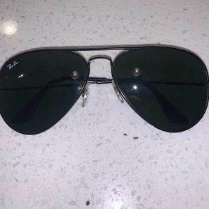 All Black Ray-Ban Aviator Sunglasses